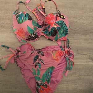 Bikini top and bottom for sale never worn in great condition